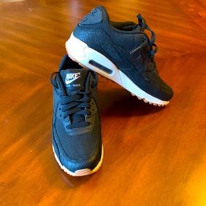 Womens Nike Air Max 90